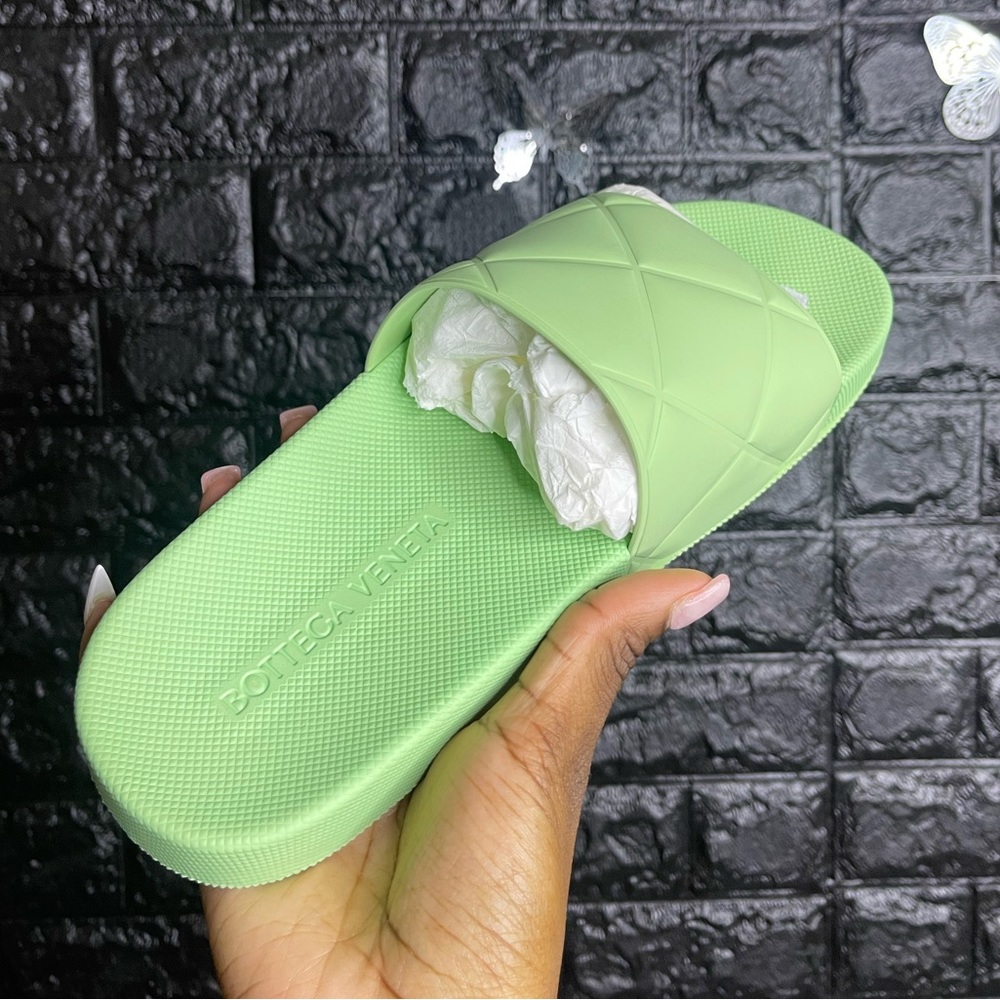 Bottega Venta Slides